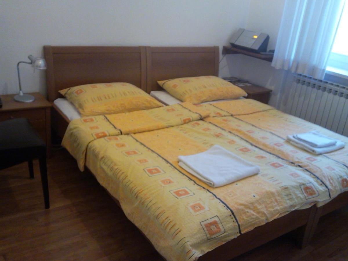 Angela Classic Rooms & Apartments 萨格勒布 外观 照片